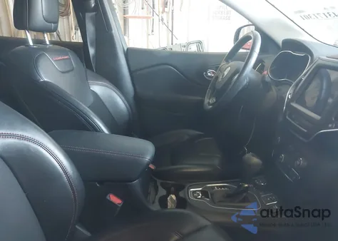 2020 Jeep Cherokee Trailhawk 4X4 from USA, damaged, VIN 1C4PJMBX2LD613831